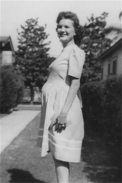Peggy in 1944, expecting Sandy